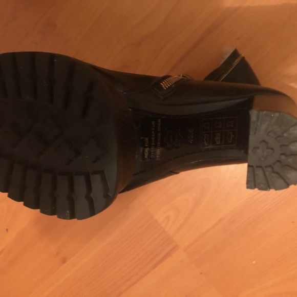 ALICE & OLIVIA LEATHER BOOTS - Picture 5 of 7